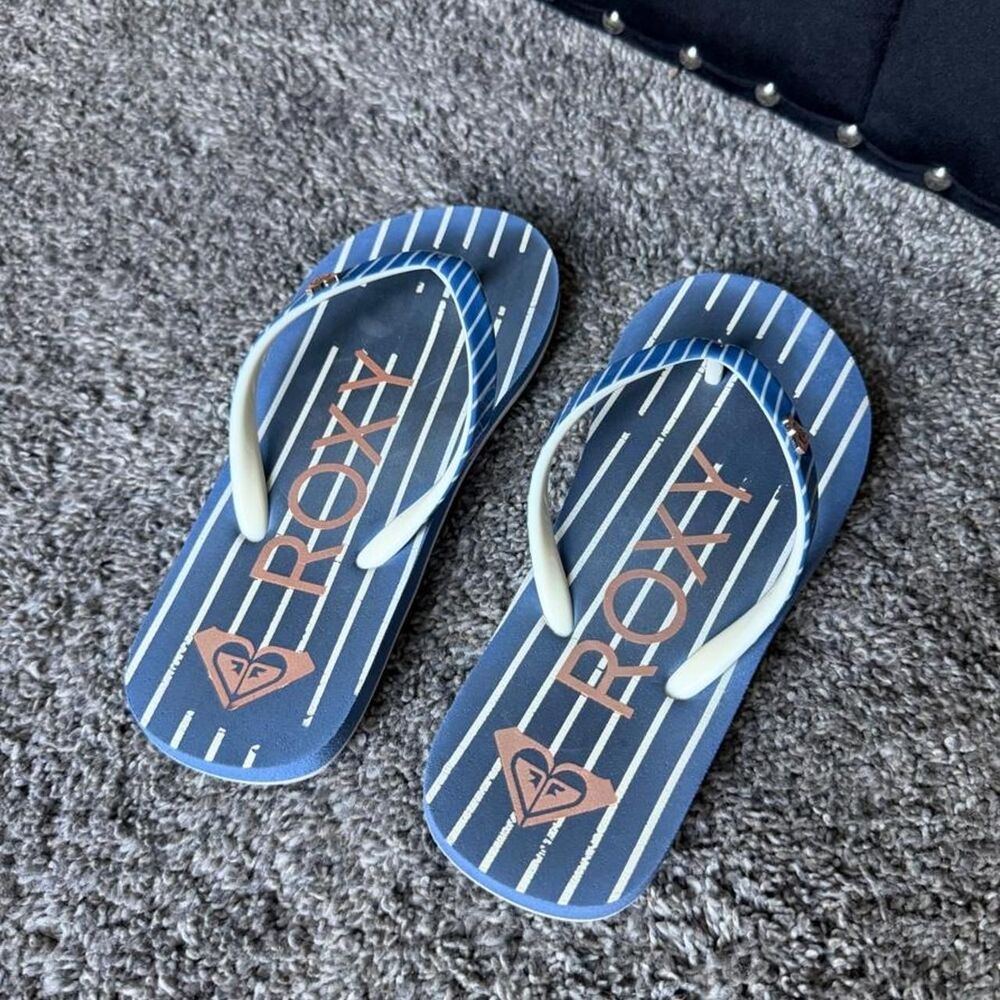 Roxy Blue and Navy Flipflops
